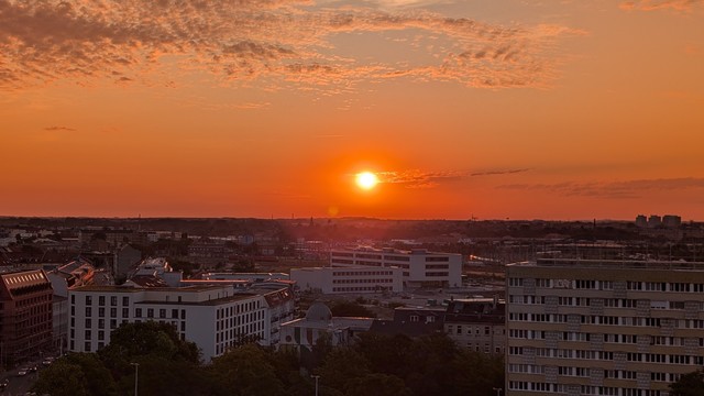 Sonnenaufgang am Horizont über #Leipzig